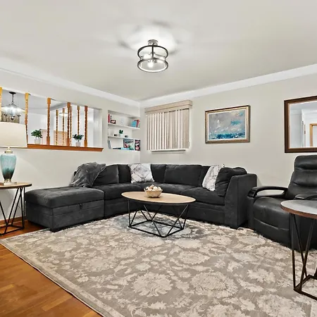 Charming Home Near Target And Parks 2 Bathrooms